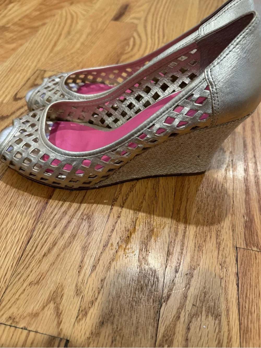 Lilly Pulitzer- Metallic Gold Peep-Toe Wedges with Pink Insole. Size 8.5